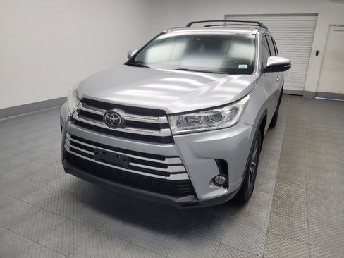 Used 2017 Toyota Highlander XLE w/ Carpet Mat Package image 15