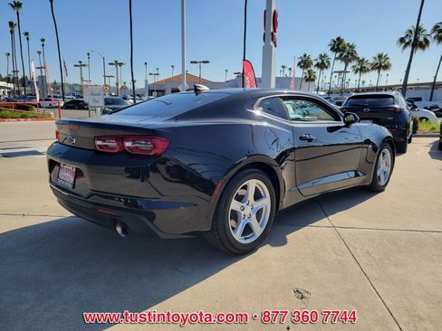 Used 2019 Chevrolet Camaro LT RWD image 4
