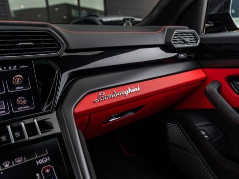 Used 2024 Lamborghini Urus S image 31