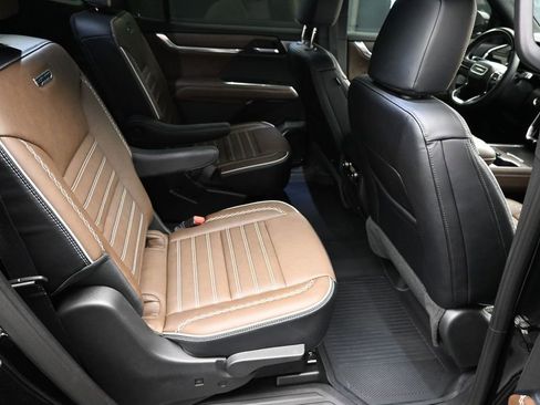 Used 2026 GMC Acadia Denali Ultimate w/ LPO, Floor Liner Package FWD image 12