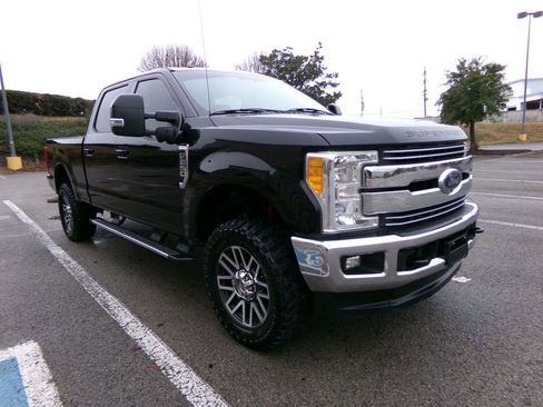 Used 2017 Ford F250 Lariat w/ Lariat Value Package image 4