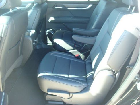 Used 2025 GMC Acadia Elevation w/ Elevation Premium Package FWD image 21
