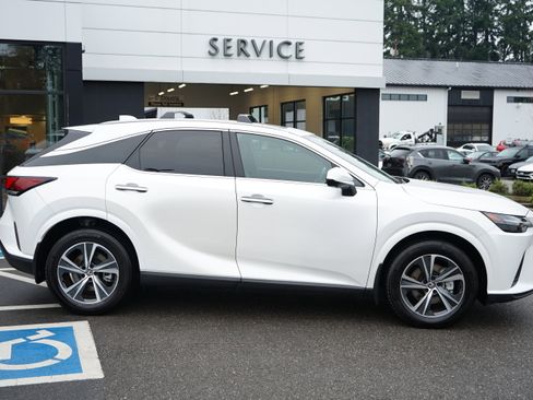 Used 2024 Lexus RX 350h RX 350h Premium w/ Convenience Package image 2