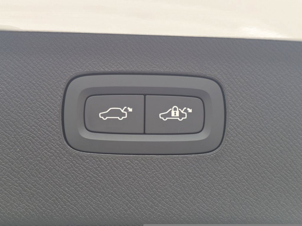 Certified 2026 Volvo XC90 B6 Ultra AWD/4WD image 14