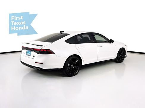 Used 2023 Honda Accord Sport image 7