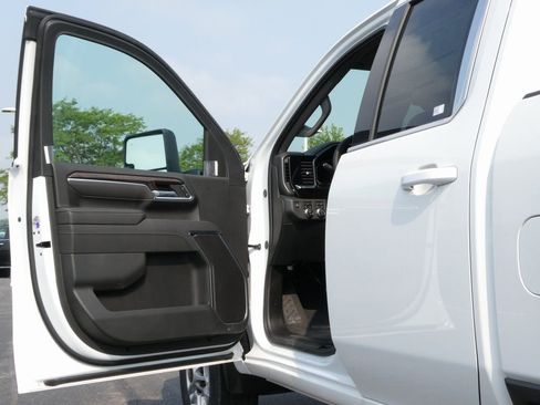 New 2025 GMC Sierra 2500 SLE w/ SLE Value Package; AWD/4WD image 33