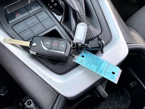 Used 2024 Toyota RAV4 LE image 15