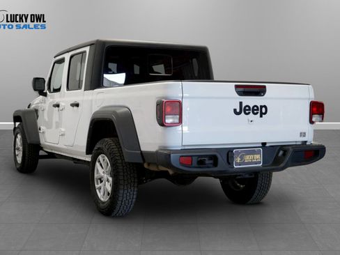 Used 2023 Jeep Gladiator Sport AWD/4WD image 4