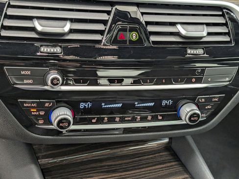 Used 2020 BMW 530i w/ Premium Package image 19