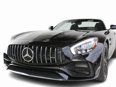 Used 2018 Mercedes-Benz AMG GT AMG GT w/ Lane Tracking Package image 3