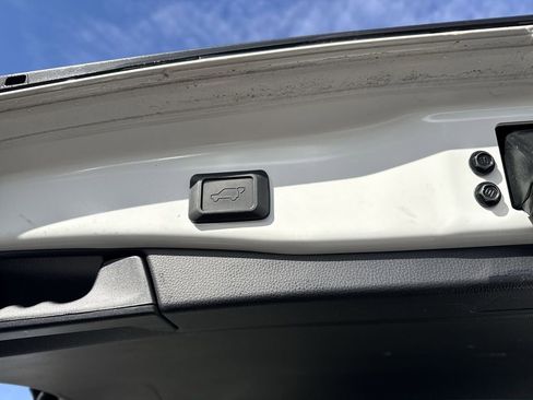 Used 2020 Toyota RAV4 Limited image 43