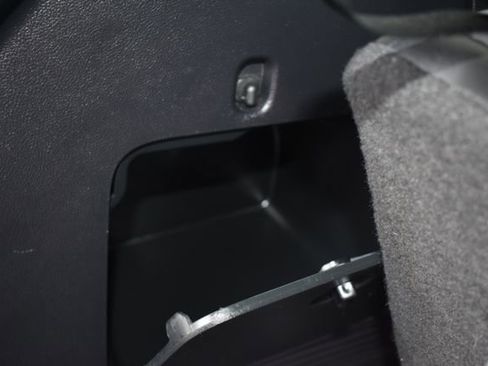 Used 2022 Ford Explorer XLT w/ Equipment Group 202A image 39