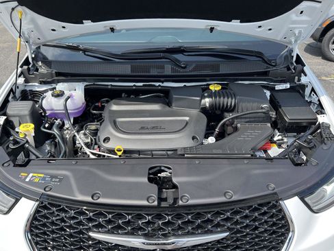 New 2026 Chrysler Pacifica Select image 54
