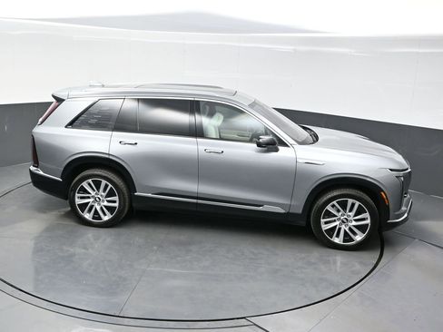 New 2026 Cadillac Vistiq Luxury image 23
