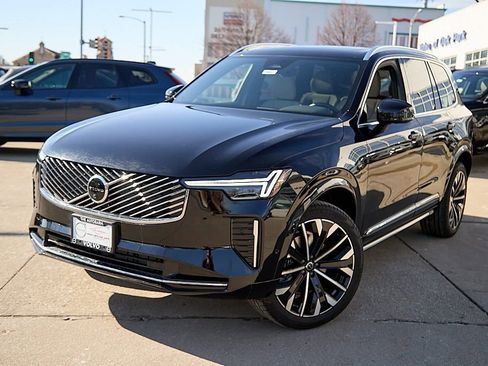 New 2026 Volvo XC90 B6 Plus w/ Protection Package image 2