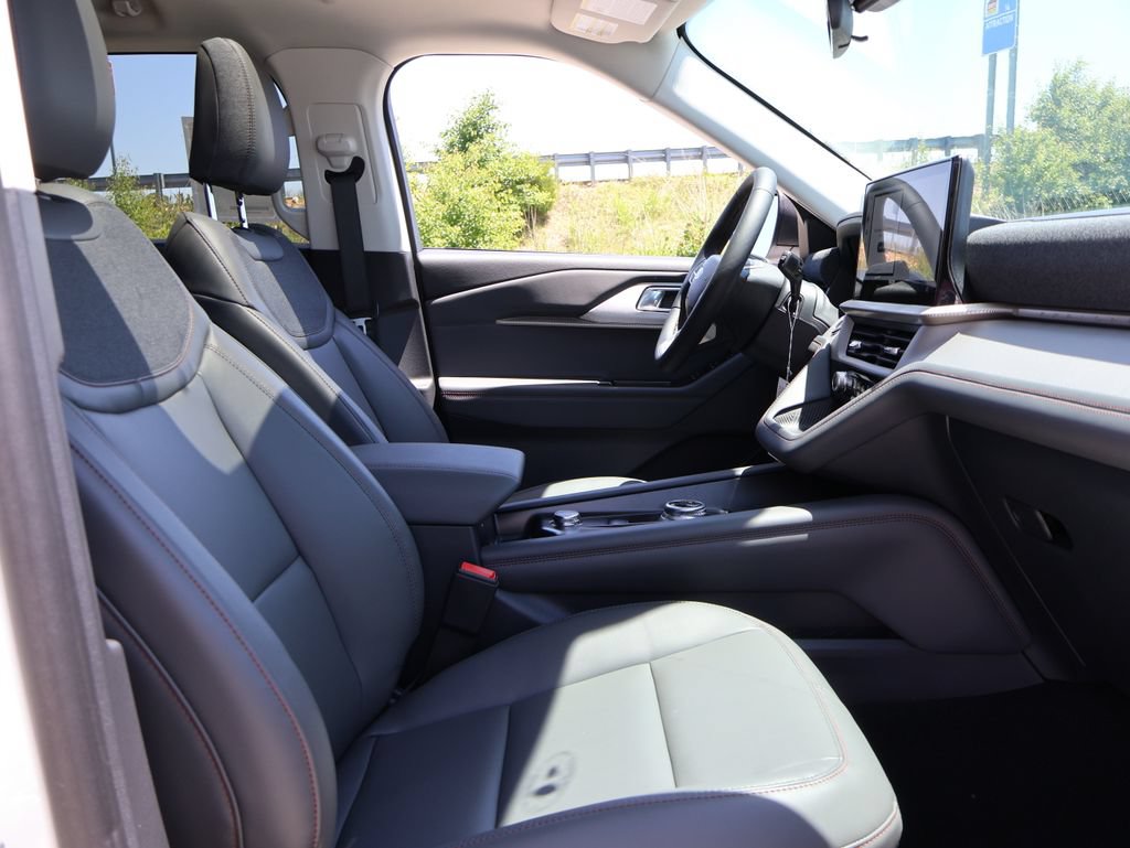 New 2026 Ford Explorer Active w/ Active Comfort Package AWD/4WD image 10