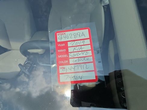 Used 2019 Kia Sorento FWD image 9