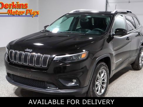 Used 2019 Jeep Cherokee Latitude Plus w/ Comfort/Convenience Group image 1