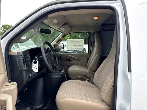 New 2026 GMC Savana 2500 Extended w/ Driver Convenience Package RWD image 9
