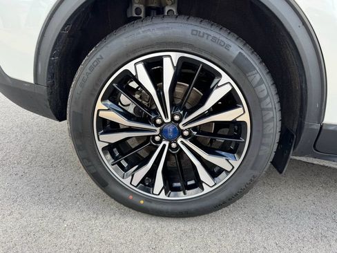 Certified 2022 Ford Escape SEL w/ SEL Stealth AWD Package image 10