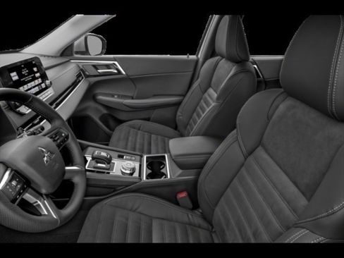 Used 2023 Mitsubishi Outlander SE image 6