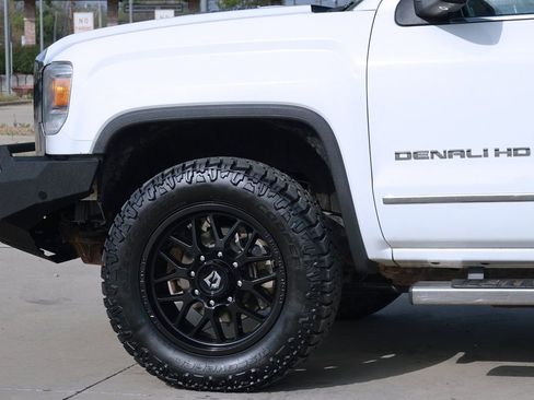 Used 2015 GMC Sierra 2500 Denali w/ Duramax Plus Package image 11