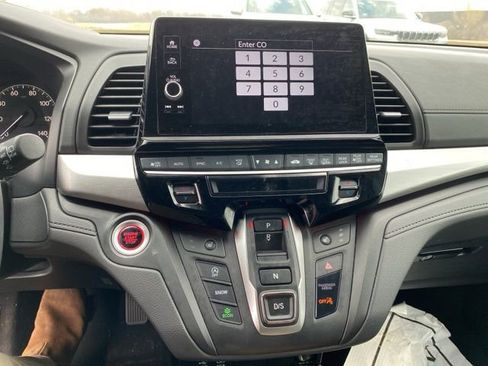 Used 2025 Honda Odyssey Sport-L image 17