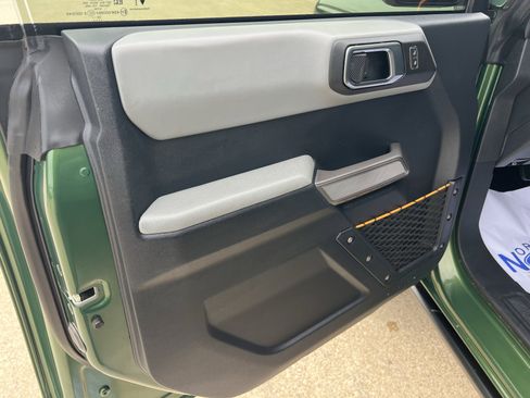 Used 2023 Ford Bronco Badlands image 14