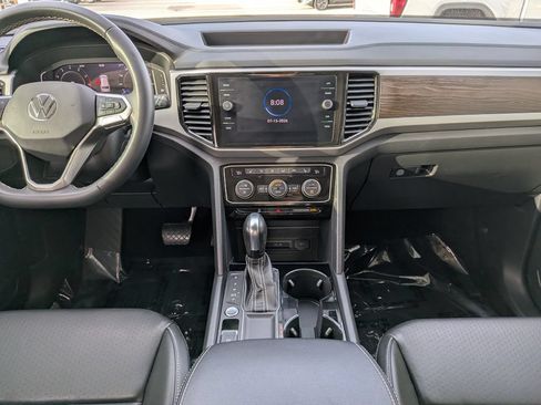Certified 2022 Volkswagen Atlas SE w/ Panoramic Sunroof Package FWD image 14