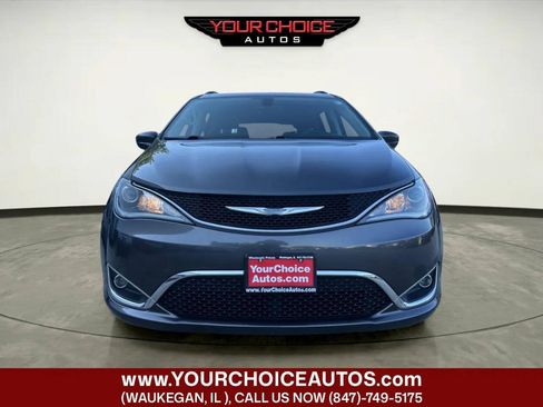 Used 2018 Chrysler Pacifica Touring-L Plus w/ Tire & Wheel Group FWD image 8