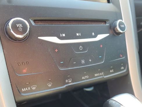 Used 2014 Ford Fusion SE w/ Equipment Group 202A image 29