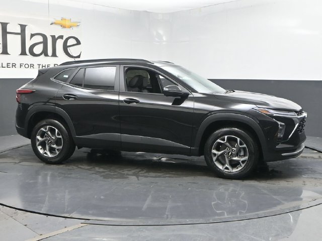New 2026 Chevrolet Trax LT FWD image 1