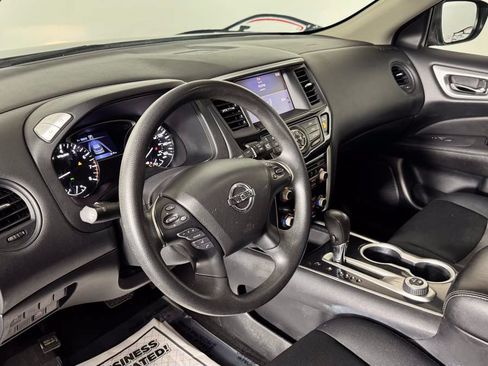 Used 2019 Nissan Pathfinder S AWD/4WD image 11