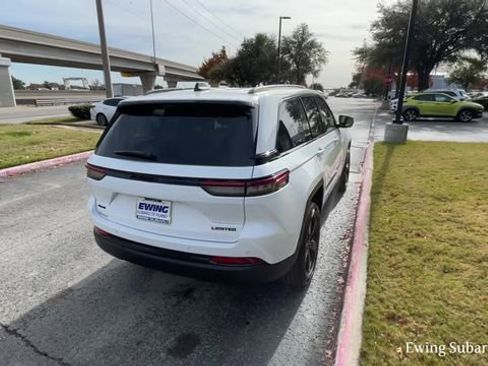 Used 2024 Jeep Grand Cherokee Limited w/ Luxury Tech Group II image 11