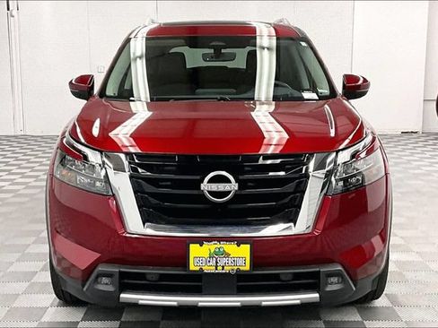 Used 2025 Nissan Pathfinder Platinum AWD/4WD image 4