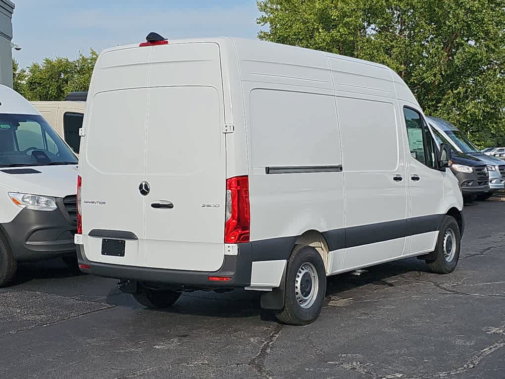 Used 2026 Mercedes-Benz Sprinter 2500 image 2