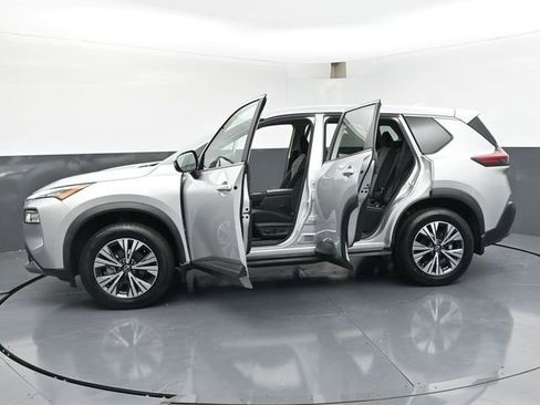 Used 2023 Nissan Rogue SV image 48