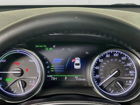 Used 2018 Toyota Camry XLE FWD image 12