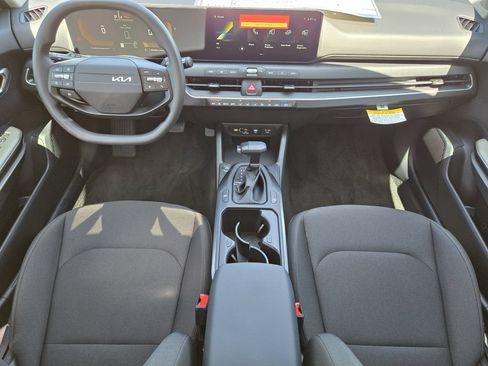 New 2026 Kia K4 FWD image 18