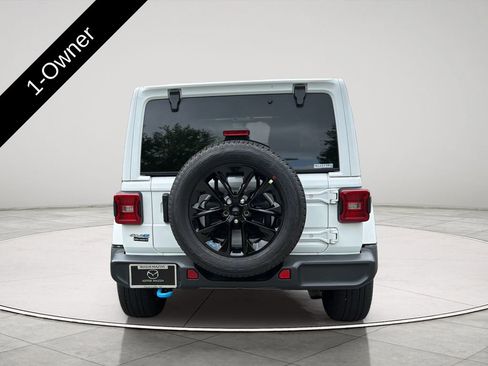 Used 2023 Jeep Wrangler Unlimited Sahara w/ Cold Weather Group AWD/4WD image 4