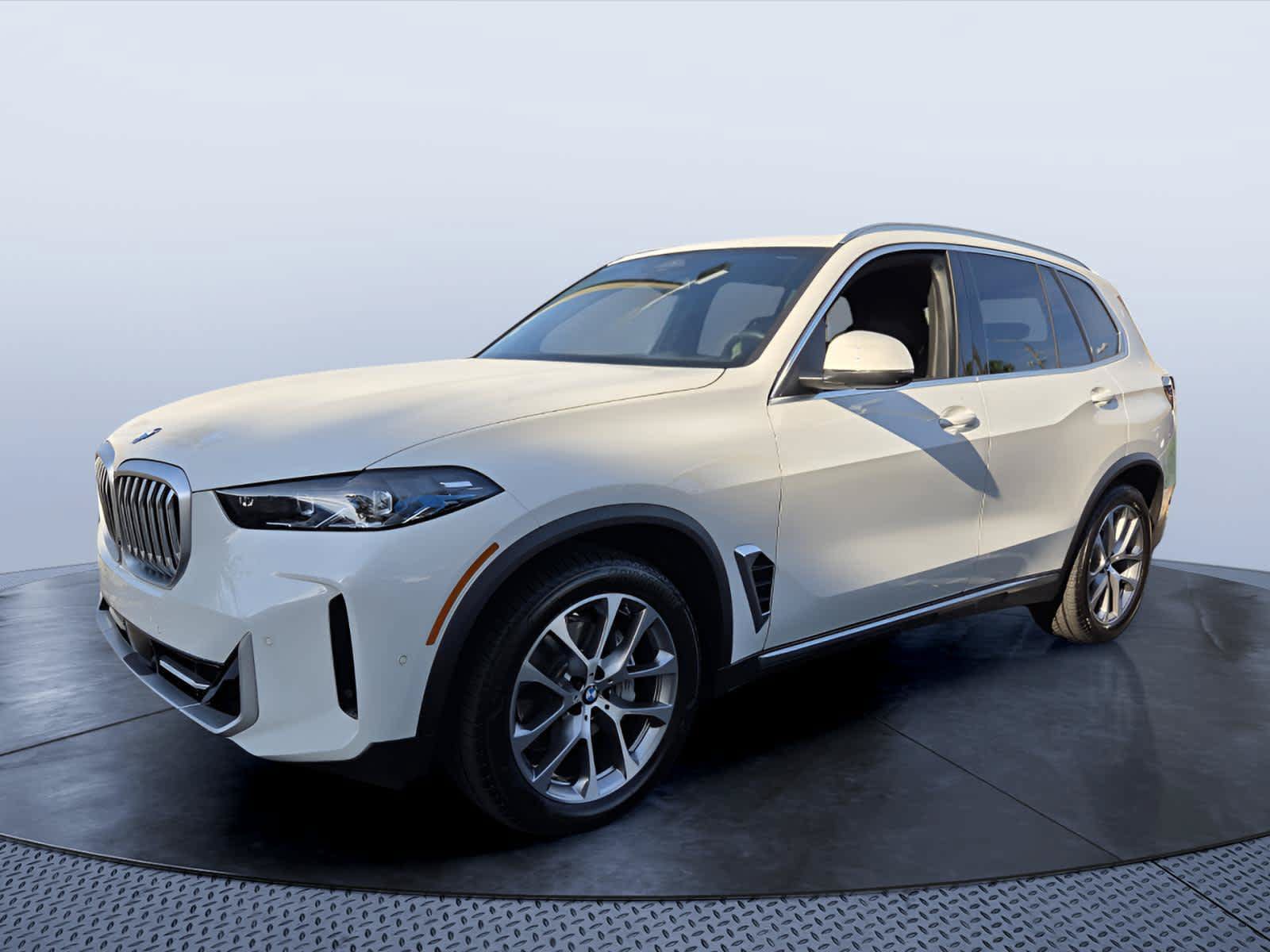 Used 2026 BMW X5 xDrive40i w/ Parking Assistance Package AWD/4WD image 7