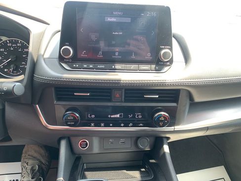 Used 2023 Nissan Rogue SV FWD image 14