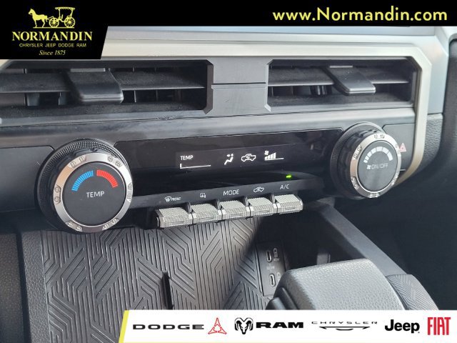 Used 2025 Toyota Tacoma SR5 AWD/4WD image 11