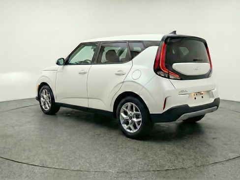 Used 2025 Kia Soul LX w/ LX Technology Package image 6