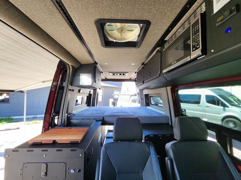 Used 2024 Mercedes-Benz Sprinter 2500 image 47
