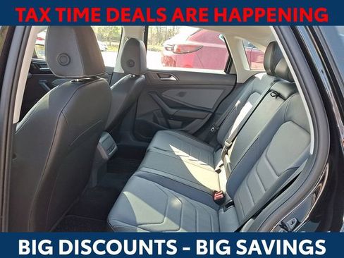 Used 2025 Volkswagen Jetta SEL image 10