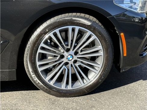 Used 2018 BMW 540i image 4