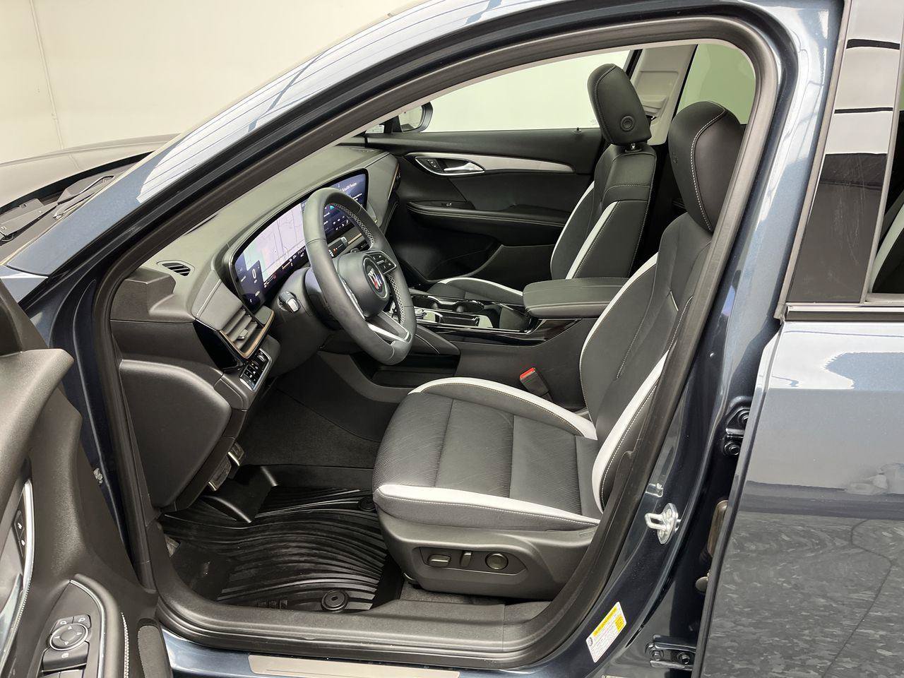Used 2026 Buick Envision Sport Touring AWD/4WD image 3