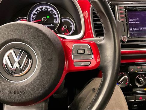 Used 2018 Volkswagen Beetle 2.0T S w/ Style & Comfort Package FWD image 18