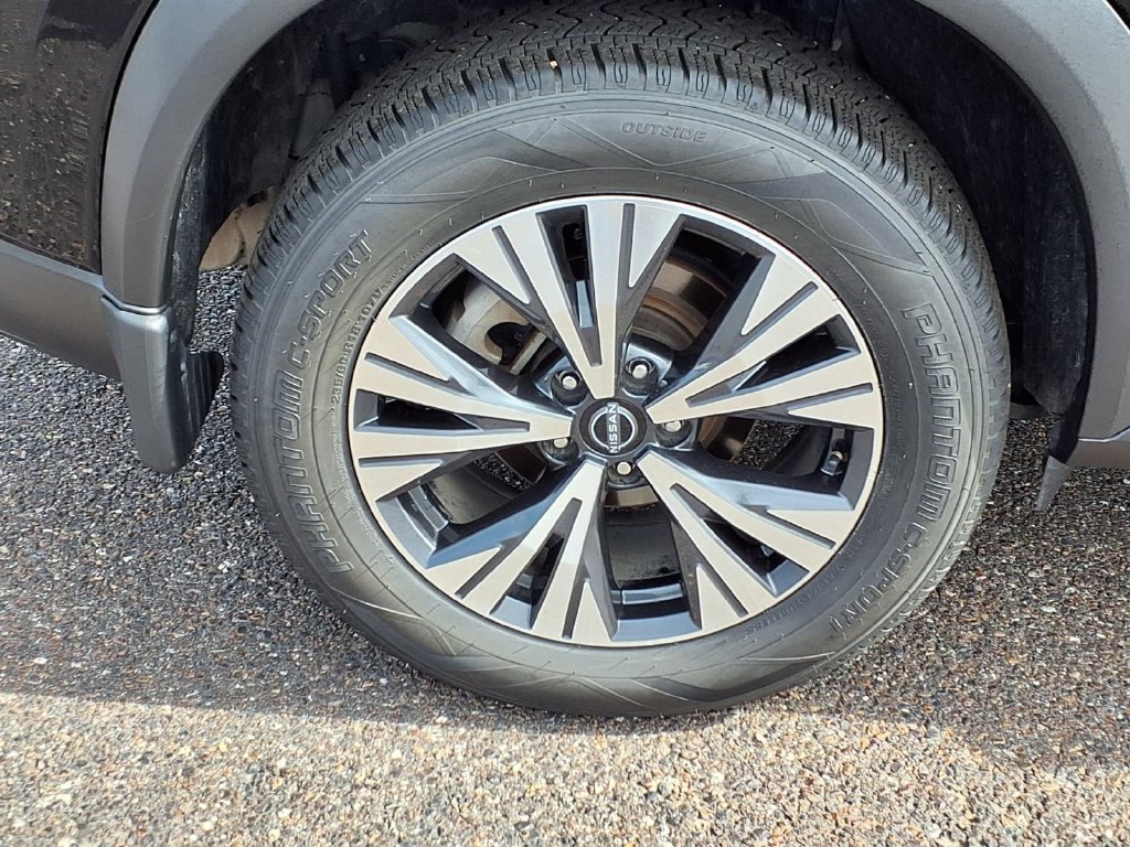 Used 2023 Nissan Rogue SV FWD image 9
